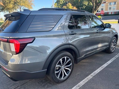 2025 Ford Explorer ST-Line