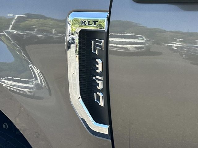2022 Ford F-350SD XLT DRW
