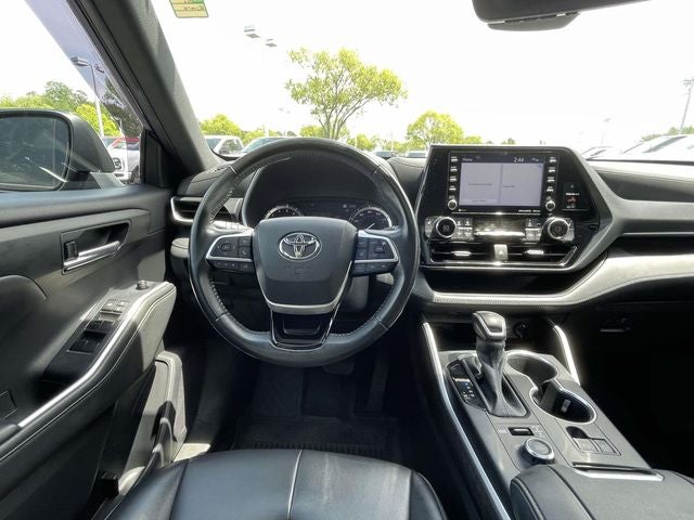 2022 Toyota Highlander XSE