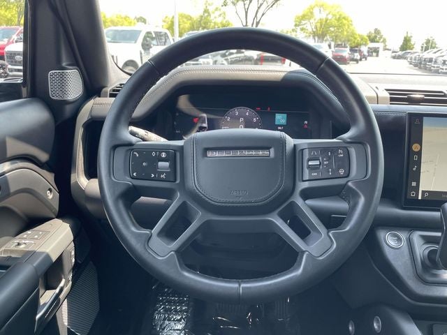 2024 Land Rover Defender 130 X-Dynamic SE