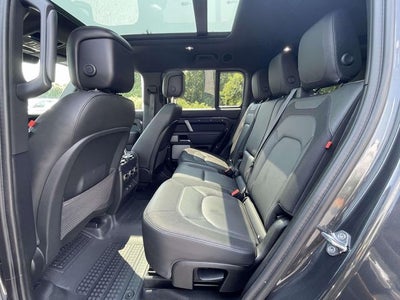 2024 Land Rover Defender 130 X-Dynamic SE