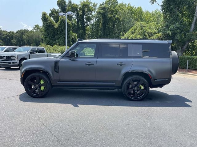 2024 Land Rover Defender 130 X-Dynamic SE
