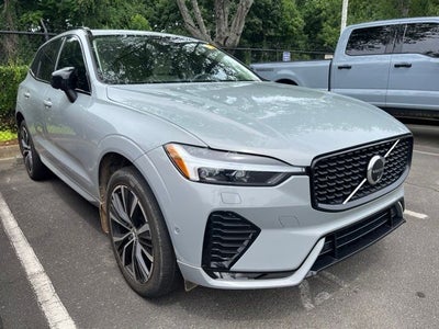 2024 Volvo XC60 B5 Plus Dark Theme