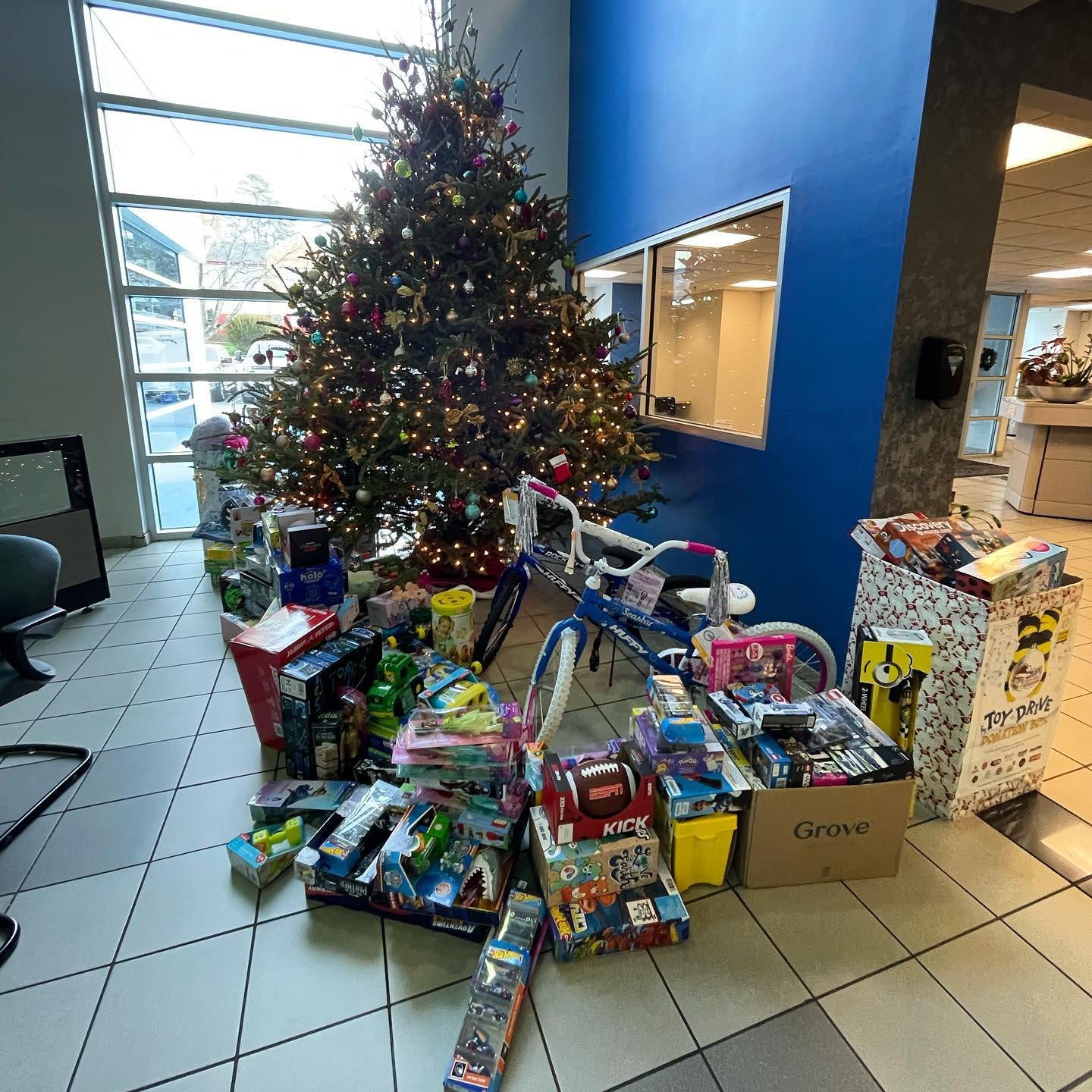 Joey Logano's Huntersville Ford | Community Involvement