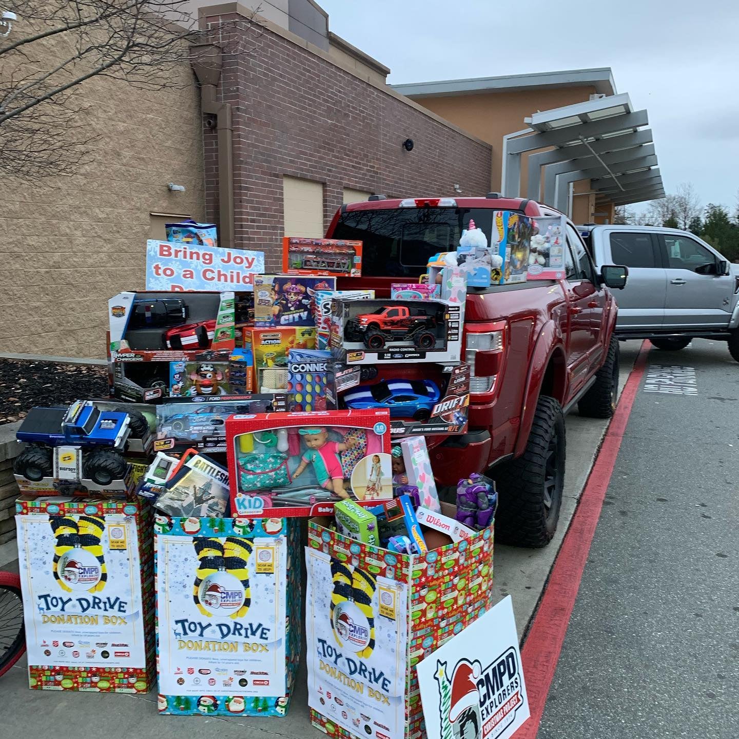 Joey Logano's Huntersville Ford | Community Involvement